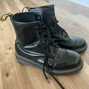 Dr. Martens 1460 Smooth Leather Lace Up Boots Unisex / M 6 / W 7